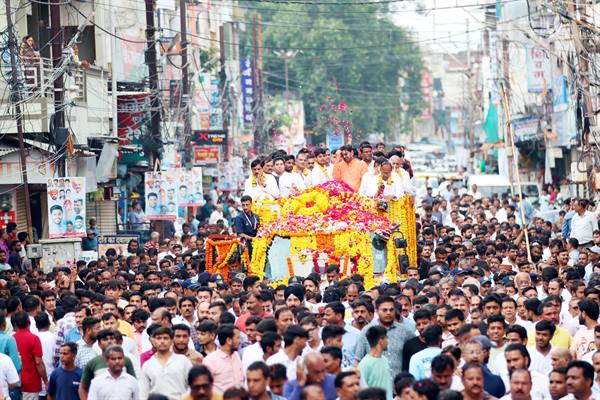 मुख्यमंत्री डॉ यादव के पिताश्री पूनमचंद यादव की अंतिम यात्रा