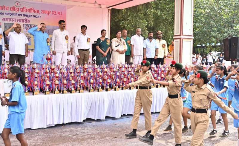 सफलता के लिए संघर्ष त्याग और समर्पण की भावना जरूरत