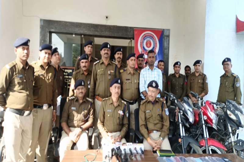 अयोध्या नगर पुलिस की बड़ी कार्रवाई 19 मोबाइल फोन के