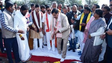 मुख्यमंत्री डॉ यादव ने कपिला गौ शाला में गौ माता मंदिर सेवा