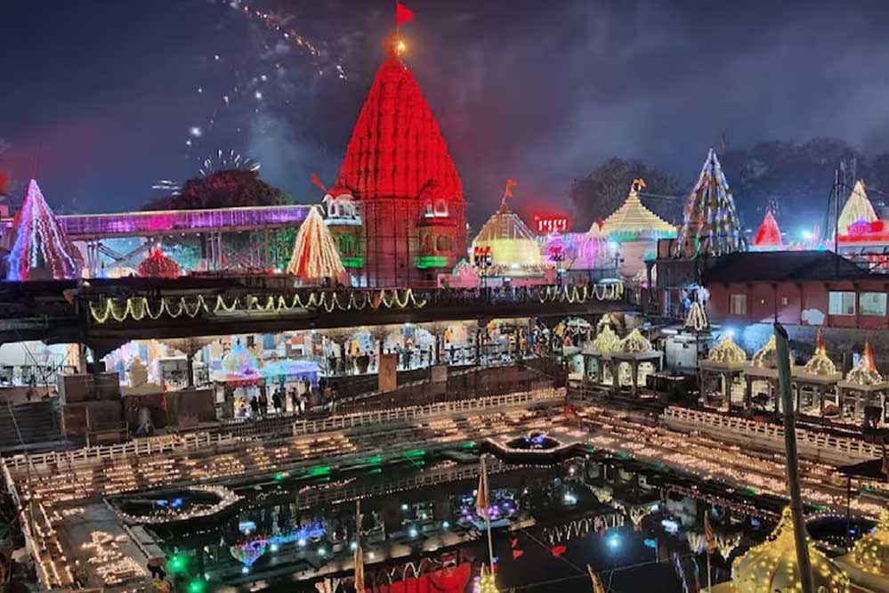 महाकाल मंदिर में दर्शन के नाम पर अवैध वसूली रोकने