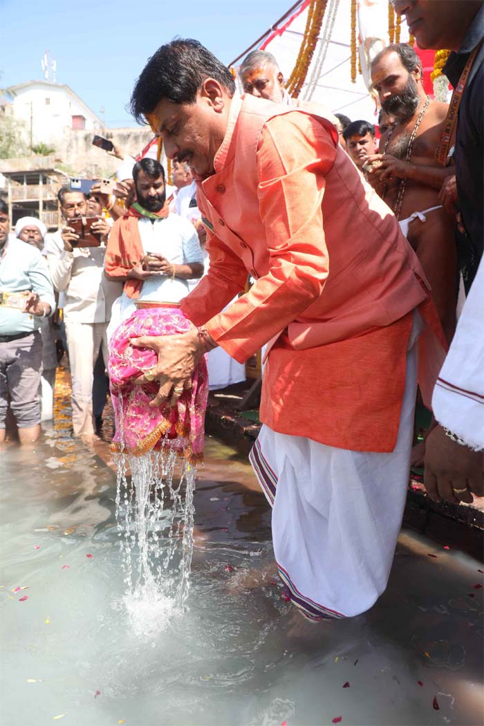 श्रीकृष्ण ने जहां की लीलाएं और जहां पड़े उनके चरण